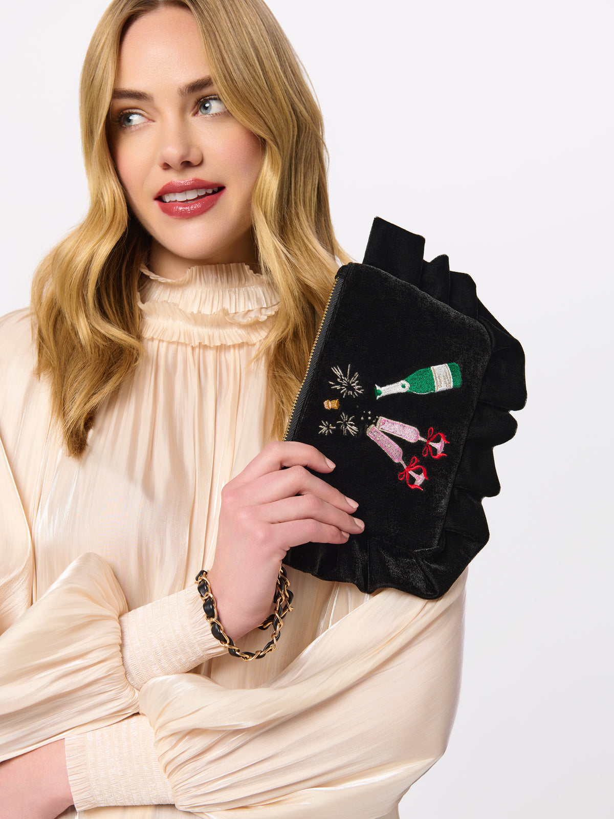 Shiraleah Pop Wristlet, Black
