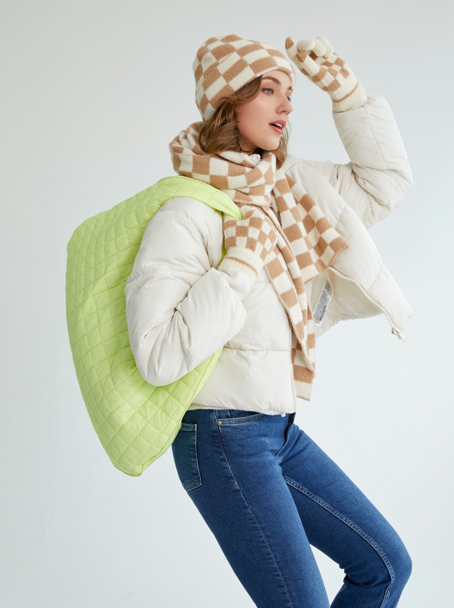Shiraleah Ezra Quilted Nylon Hobo CITRON