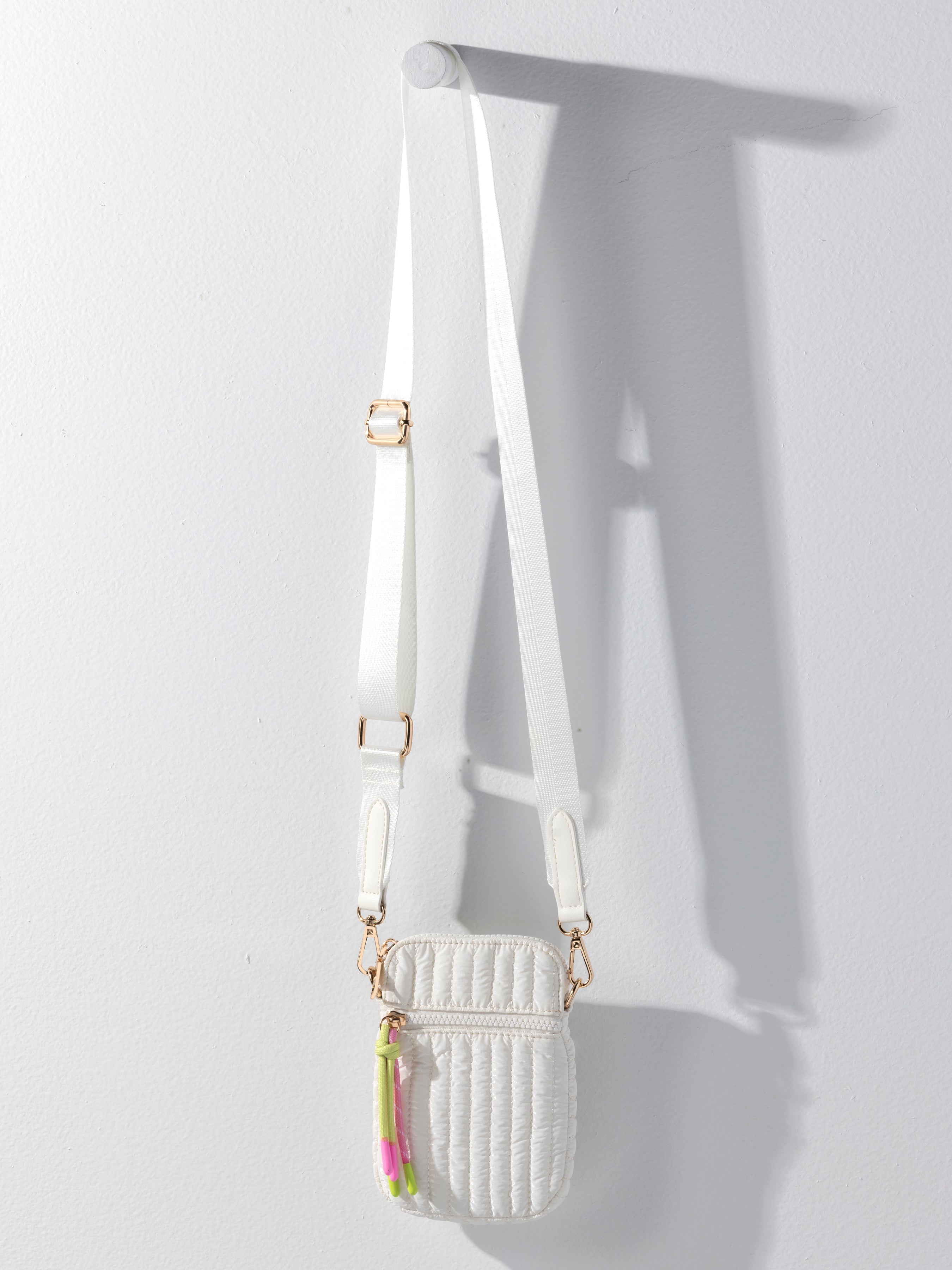 Shiraleah Logan Phone Holder PEARL