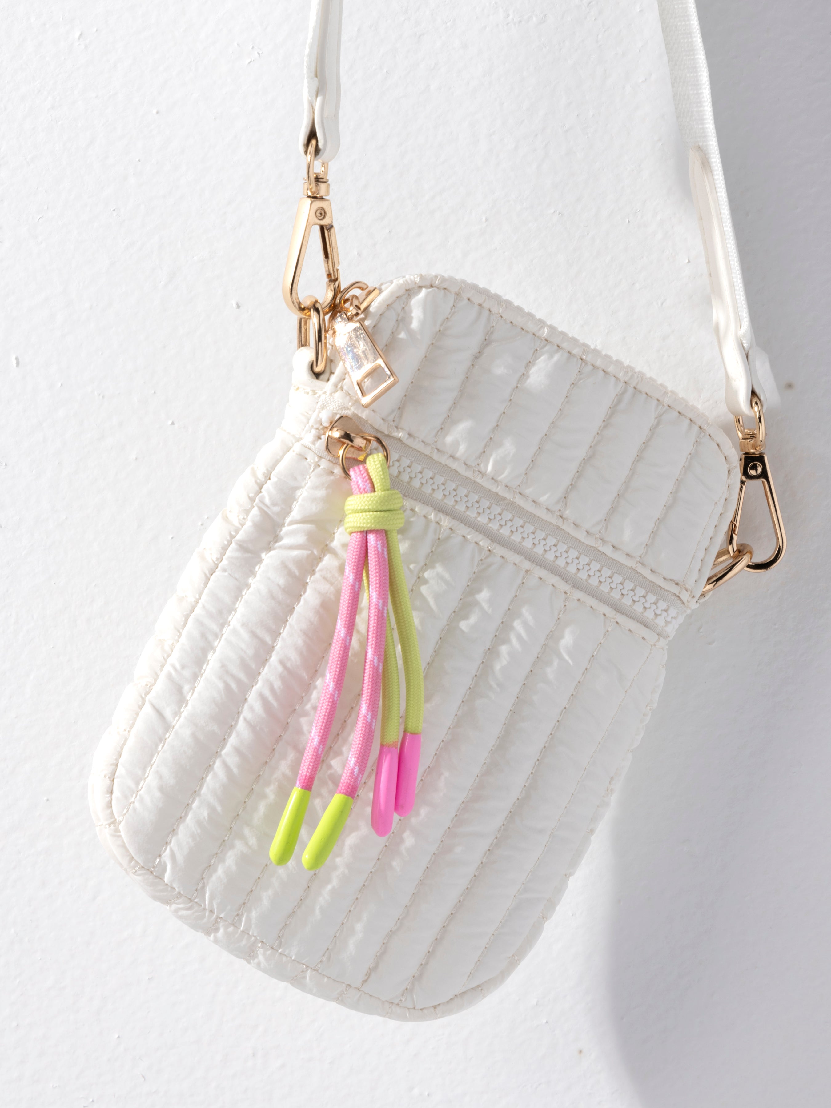 Shiraleah Logan Phone Holder PEARL