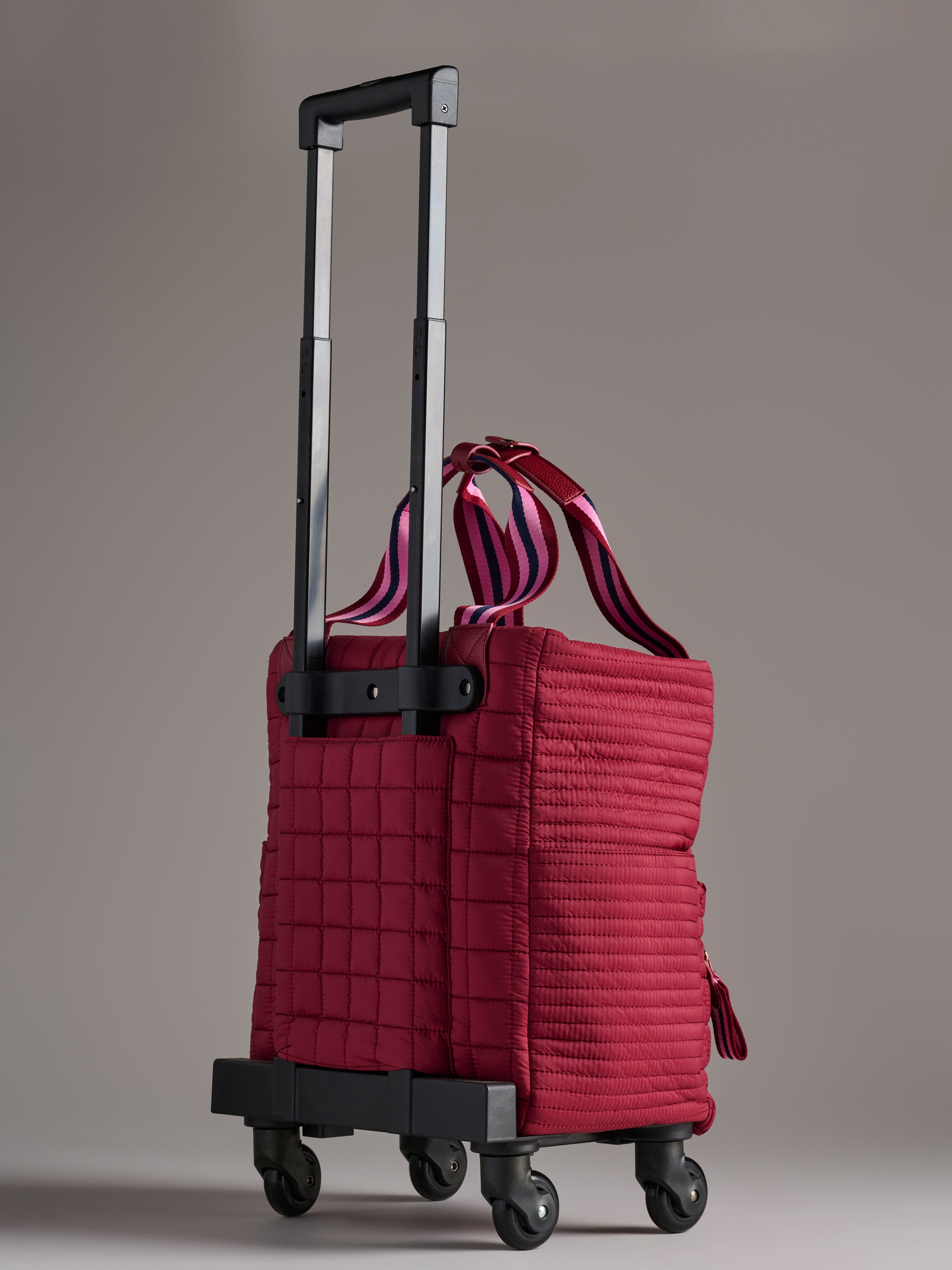 Shiraleah Ezra 360° Roller Tote WINE