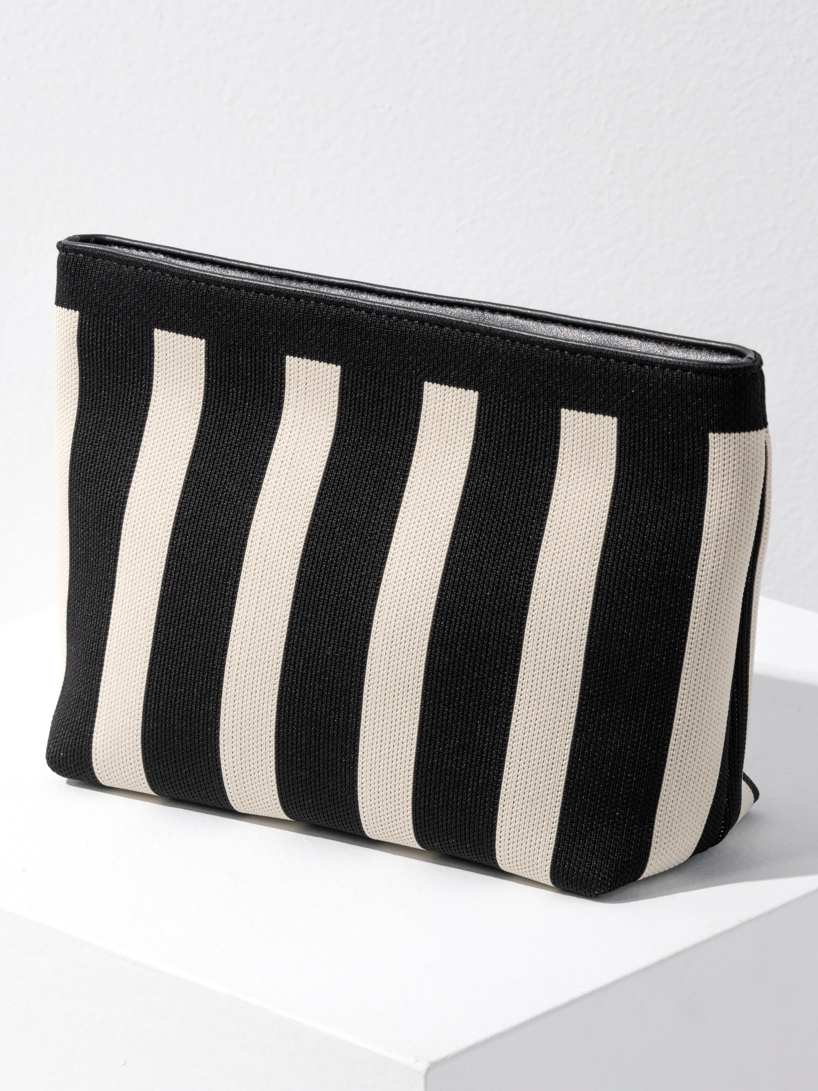 Shiraleah Isla Zip Pouch BLACK