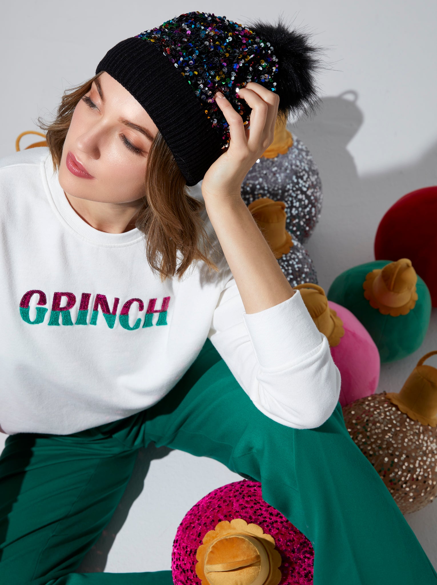 Shiraleah "Grinch" Classic Sweatshirt, Ivory