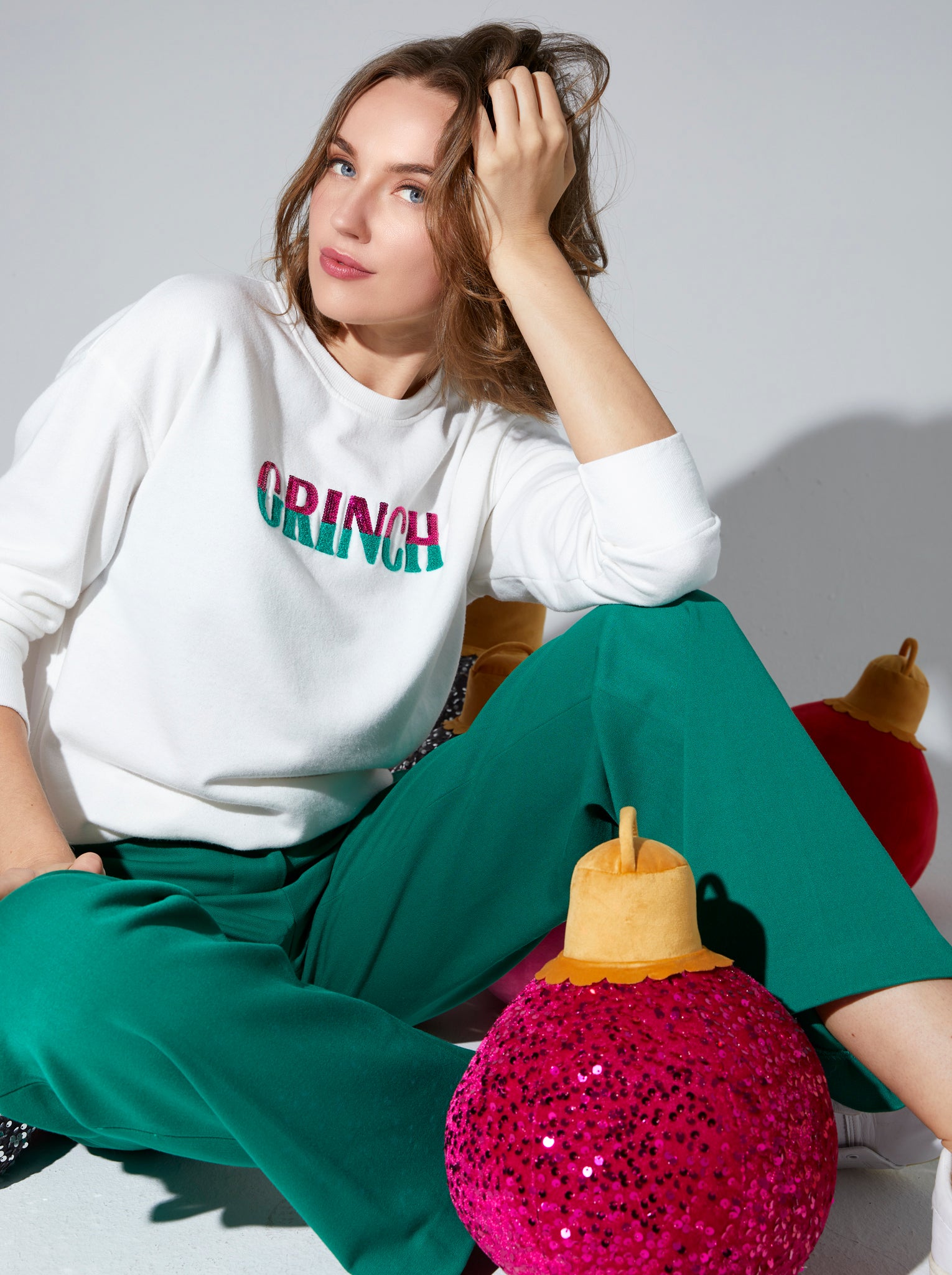 Shiraleah "Grinch" Classic Sweatshirt, Ivory