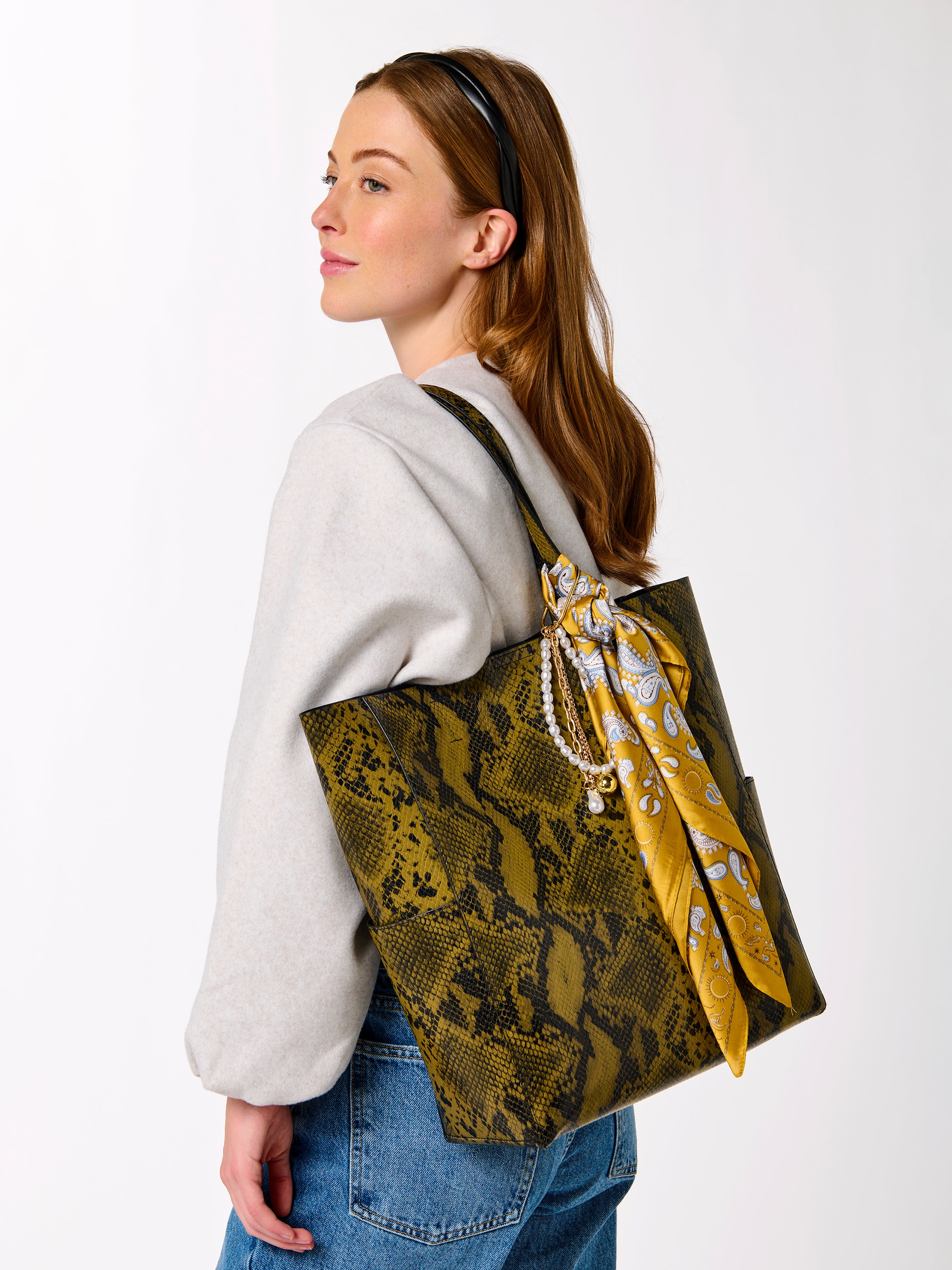 Shiraleah Wyatt Scarf GOLD