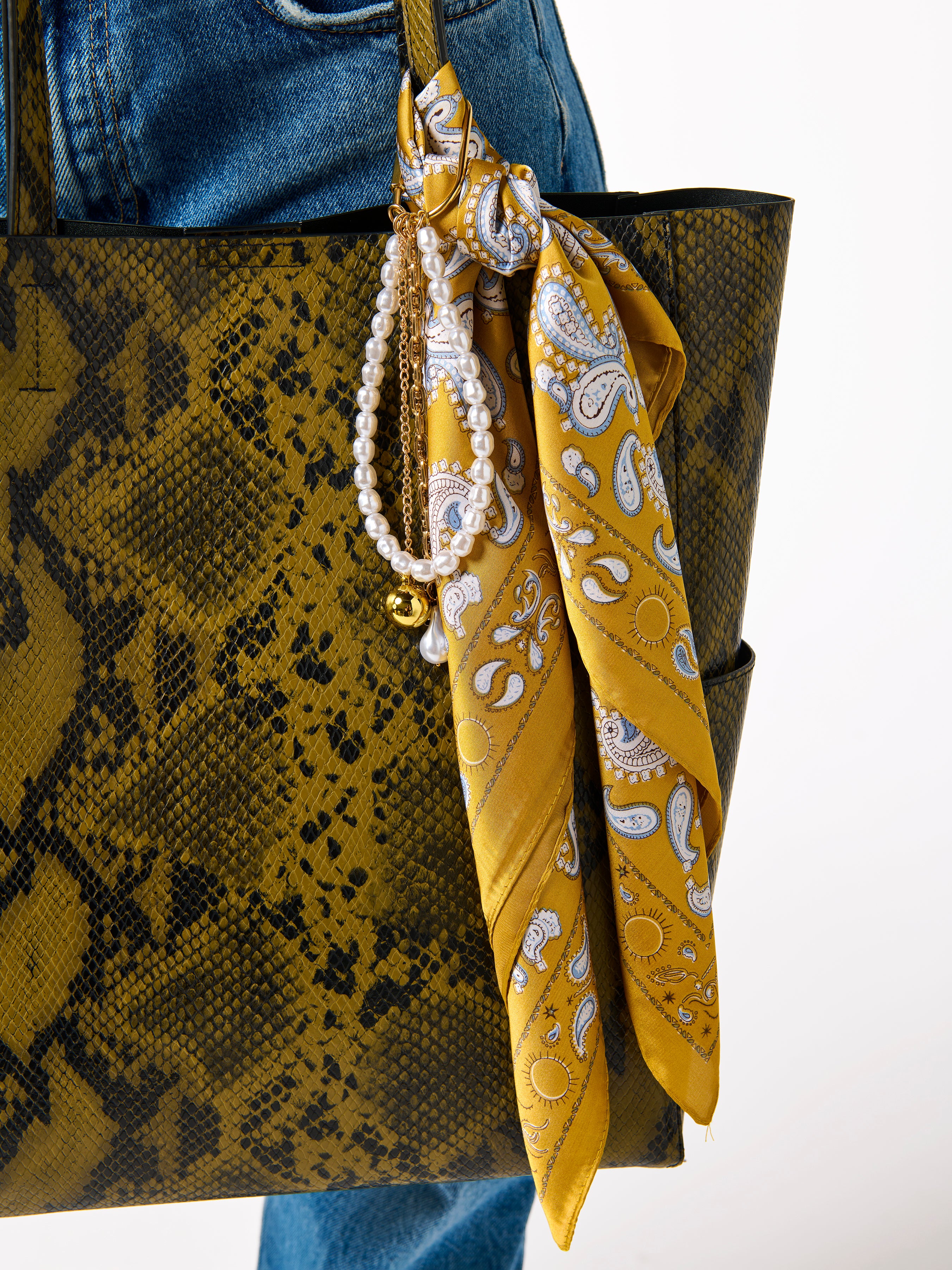 Shiraleah Wyatt Scarf GOLD