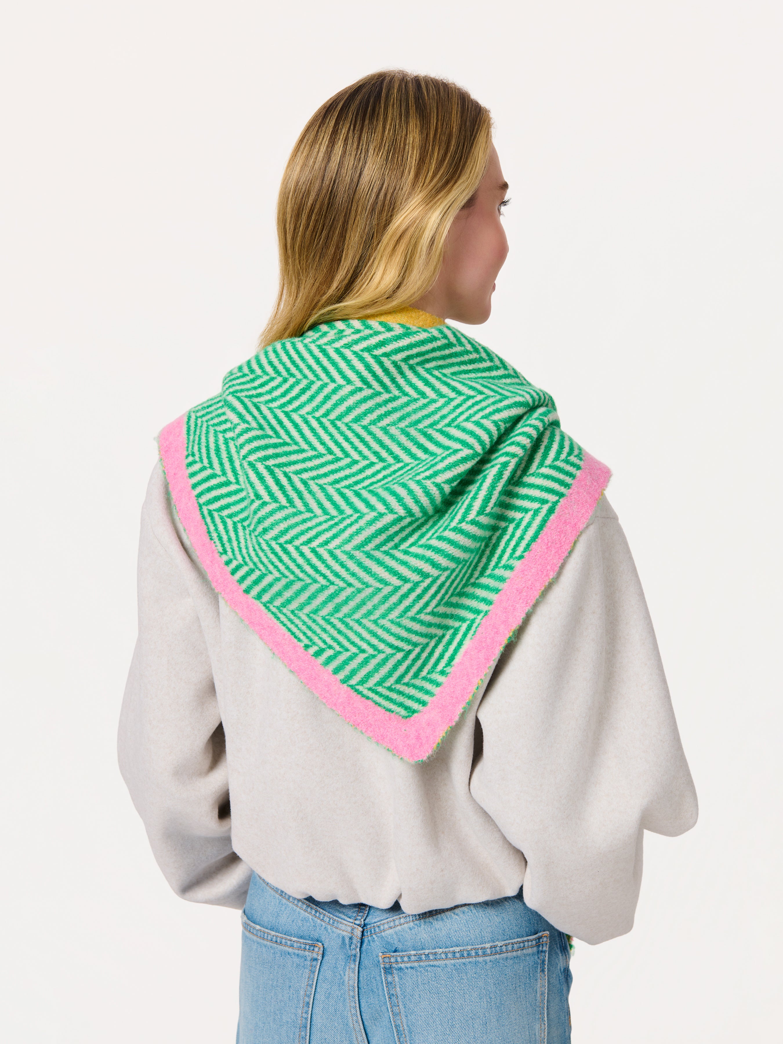 Shiraleah Ziggy Triangle Scarf GREEN / OS