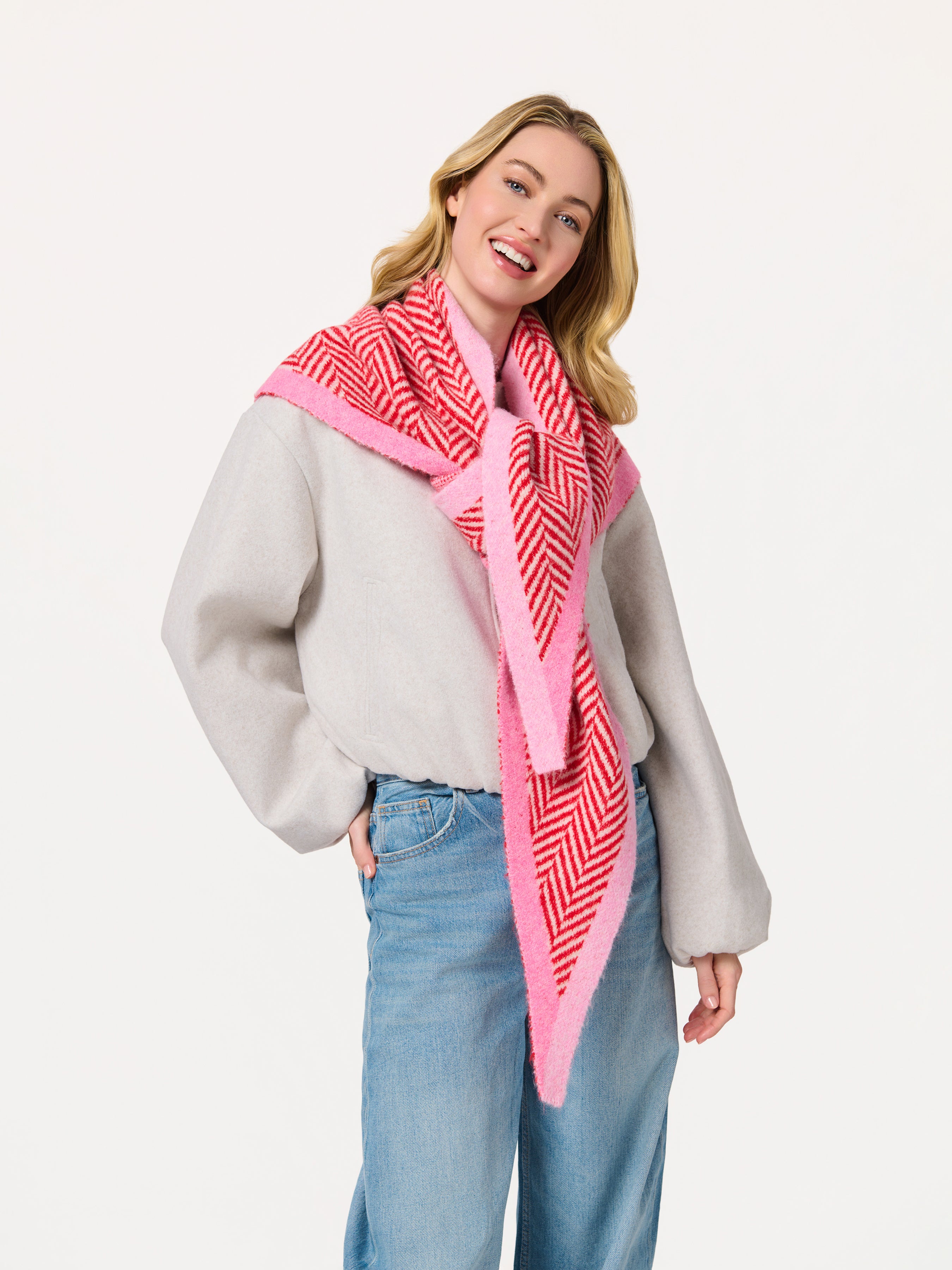 Shiraleah Ziggy Triangle Scarf RED / OS