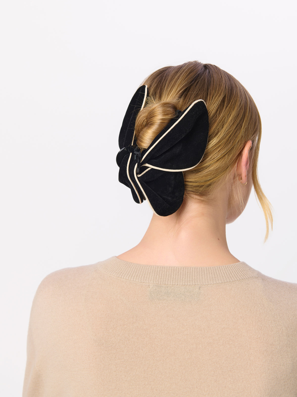 Shiraleah Velvet Claw Clip BLACK / OS