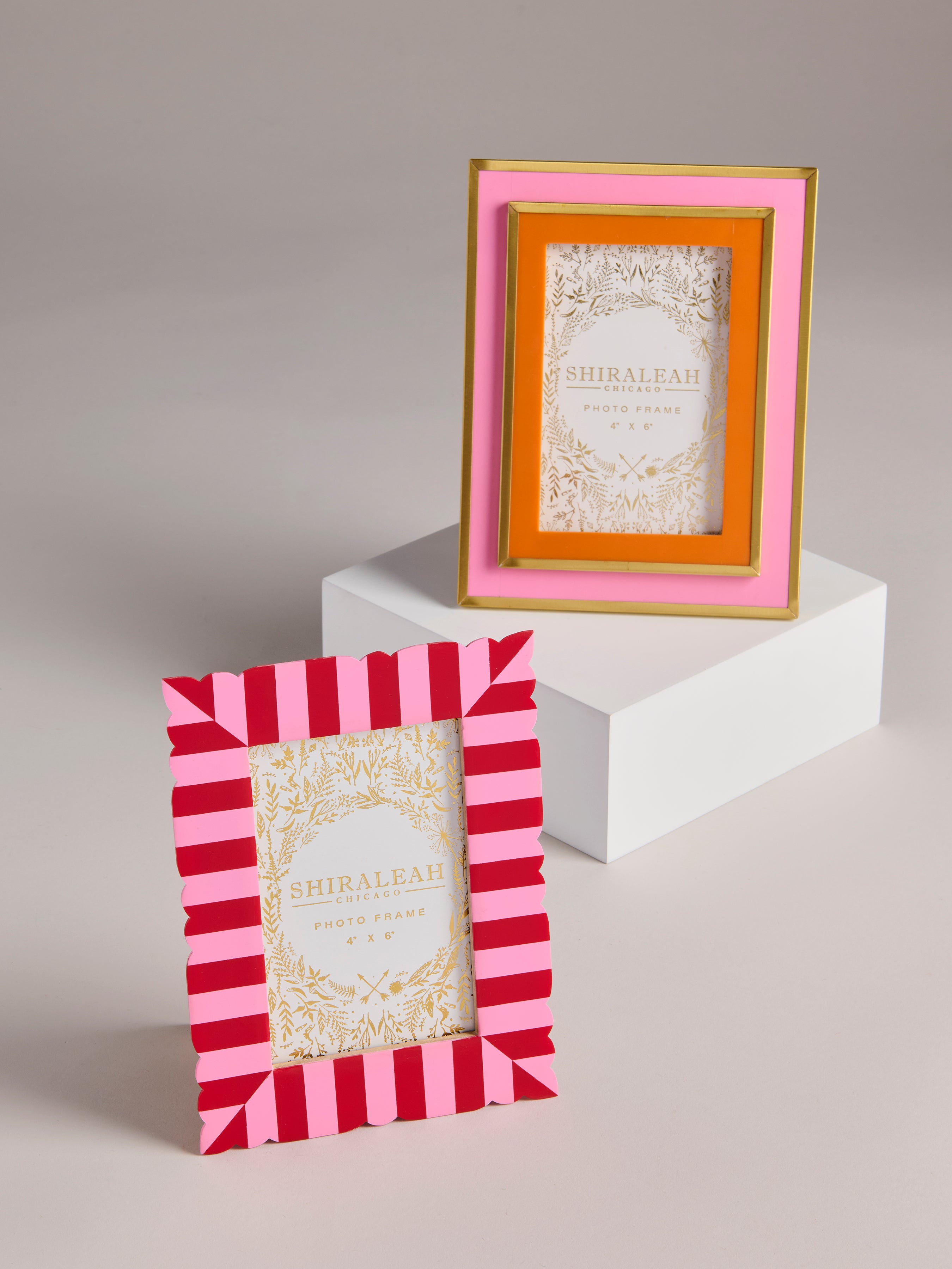 Shiraleah Viva 4" x 6" Cut Edge Picture Frame RED