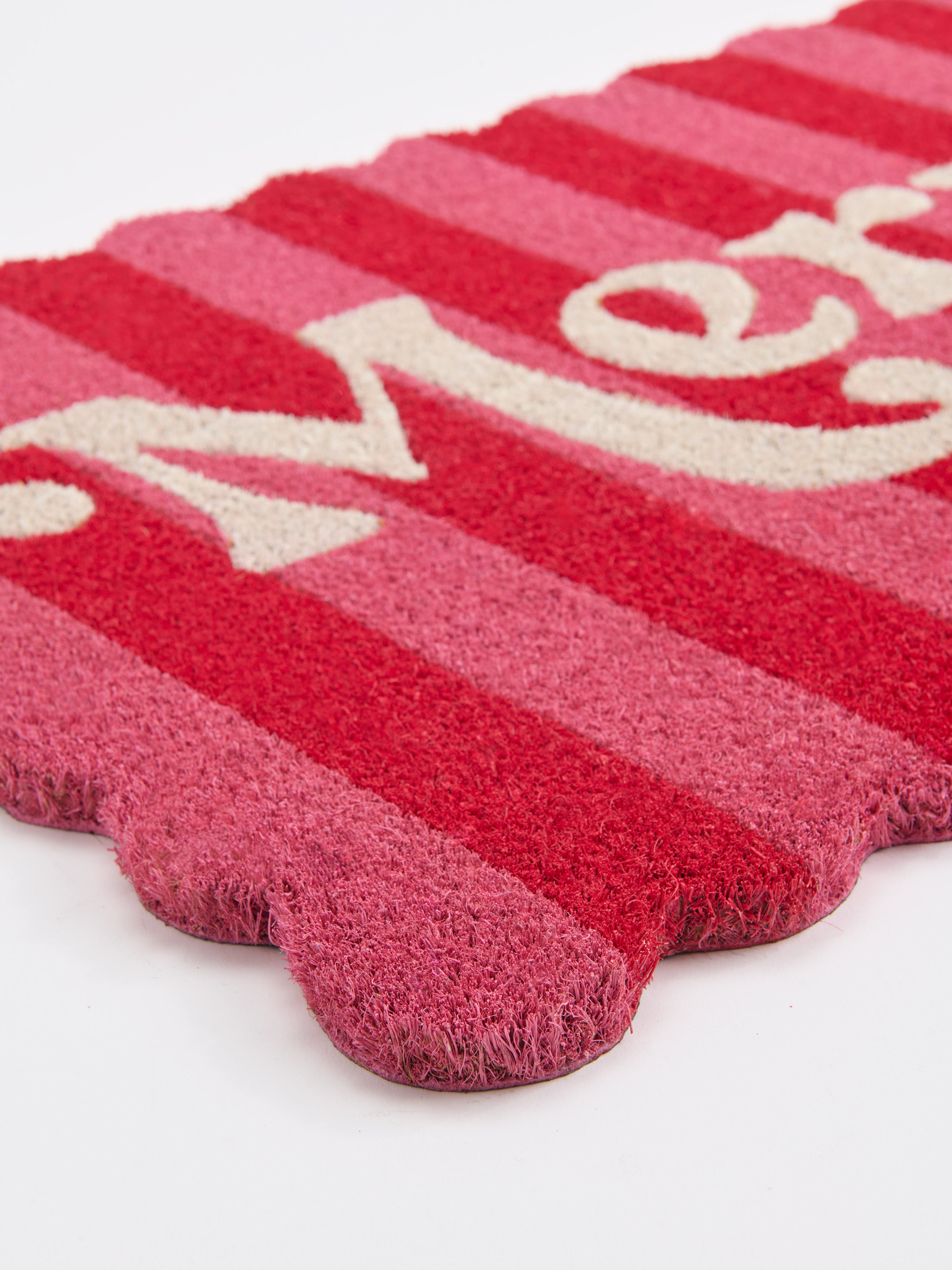 Shiraleah "Merry" Scalloped Doormat, Multi