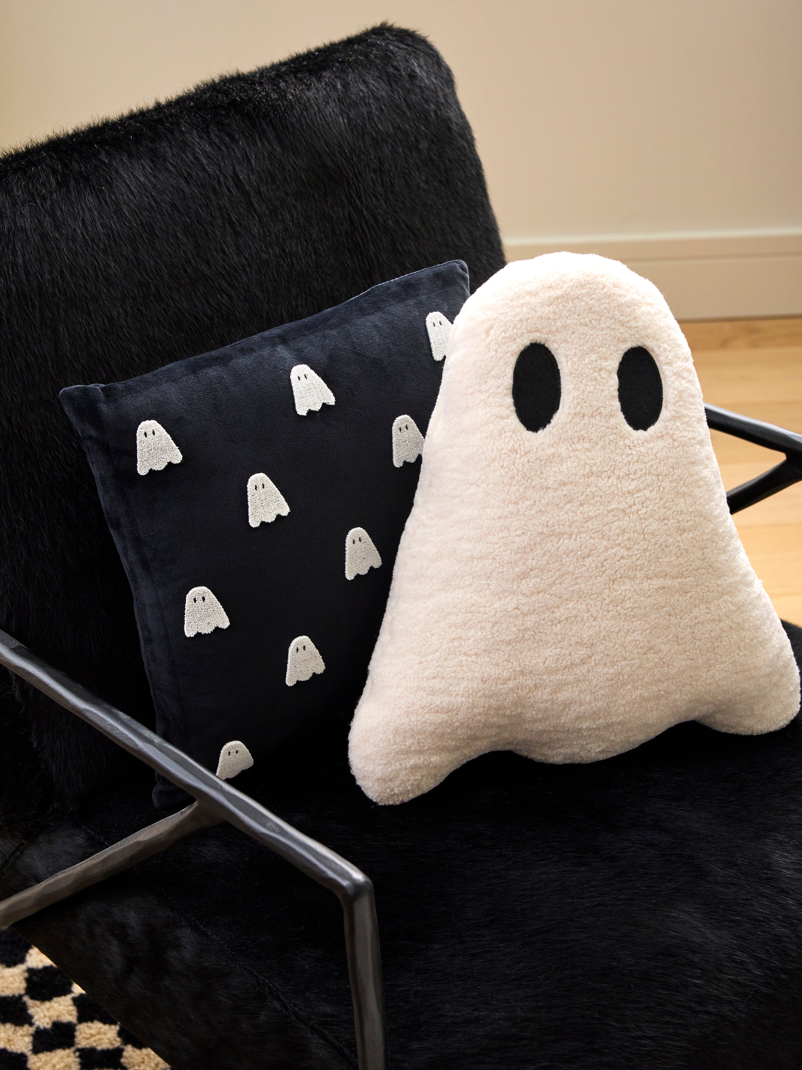 Shiraleah Ghost Pillow IVORY