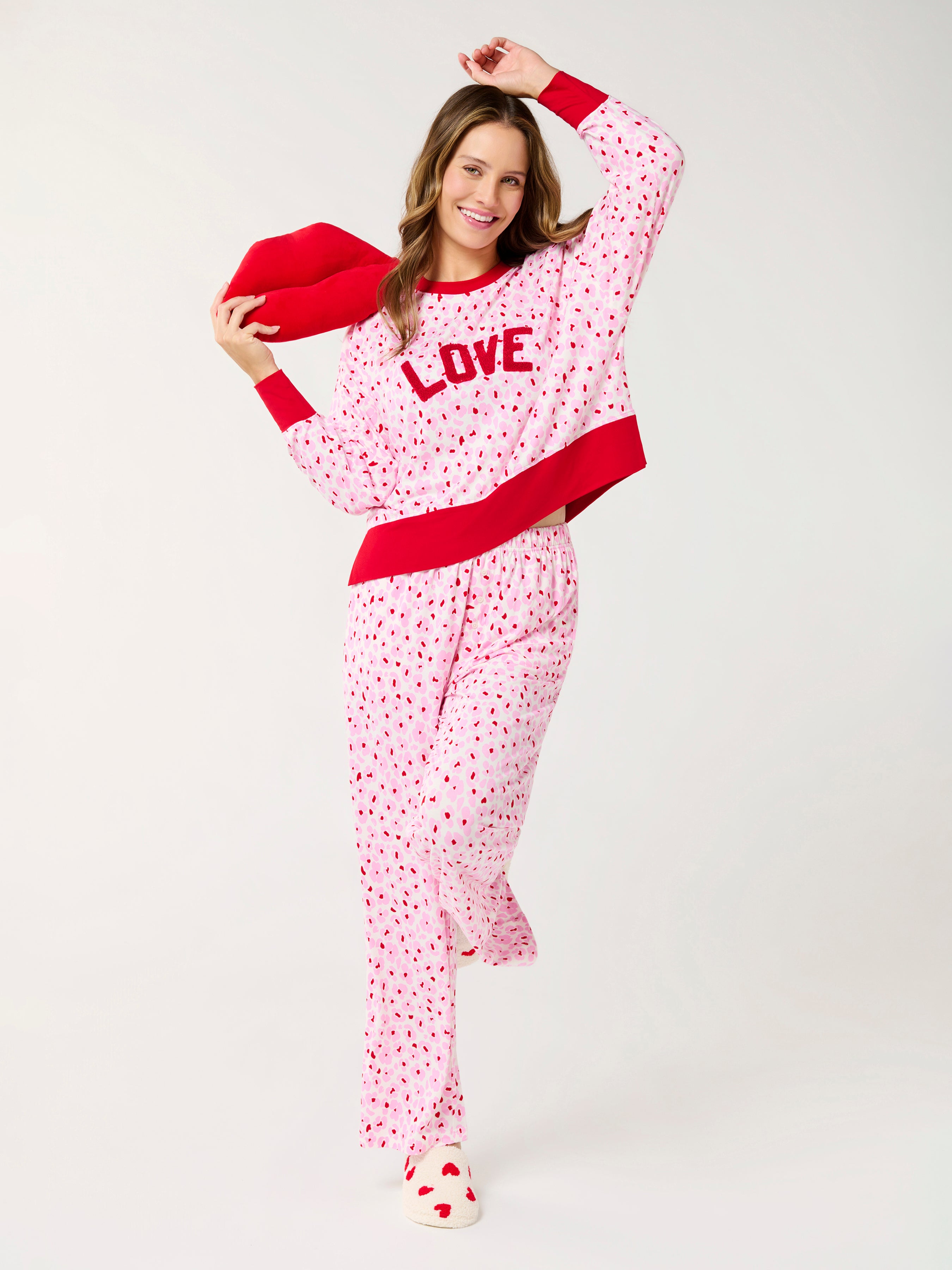 Shiraleah Lips Pillow, Red