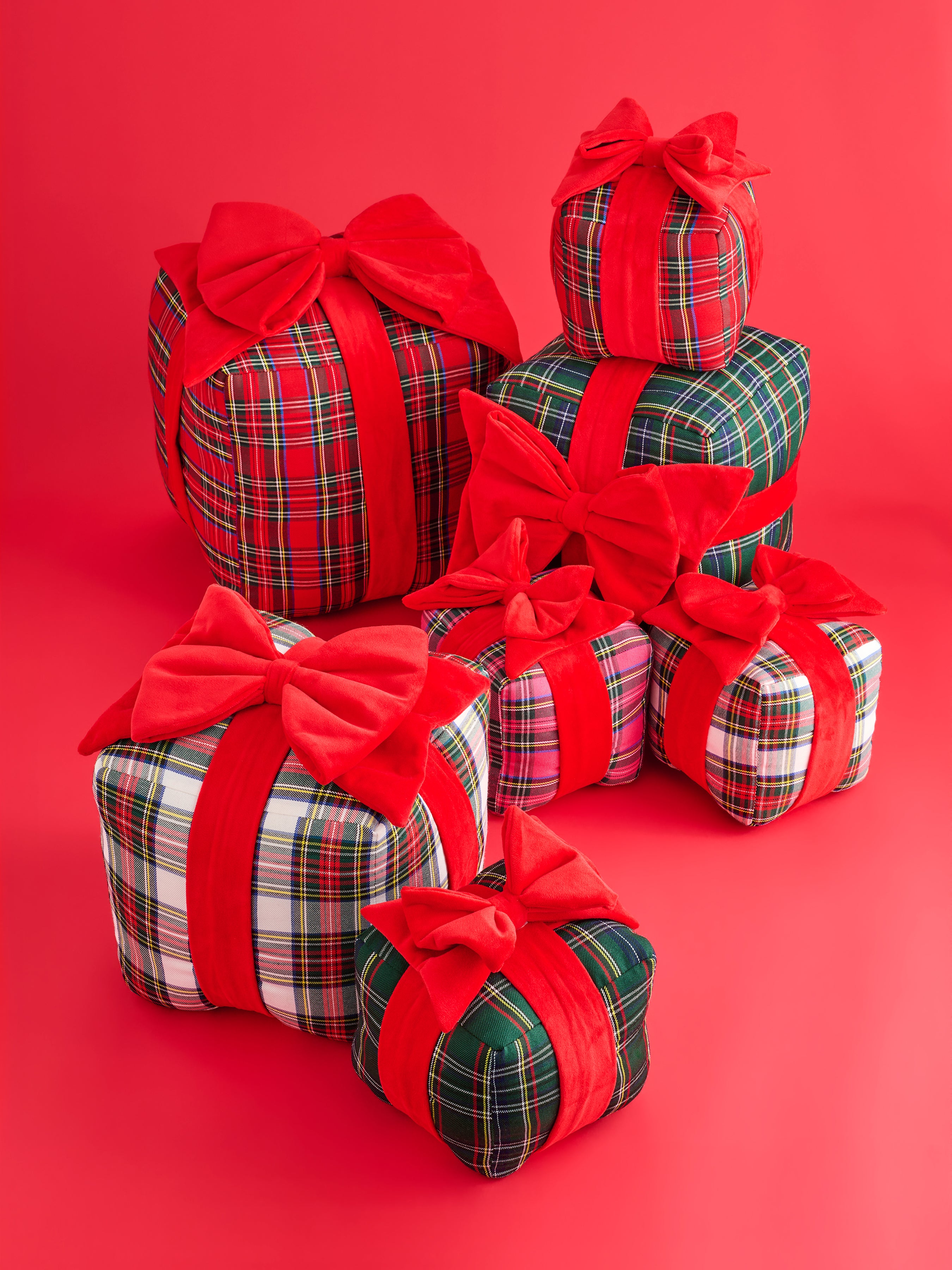Shiraleah Assorted Set of 7 Scottie Gift Box Pillows, Multi