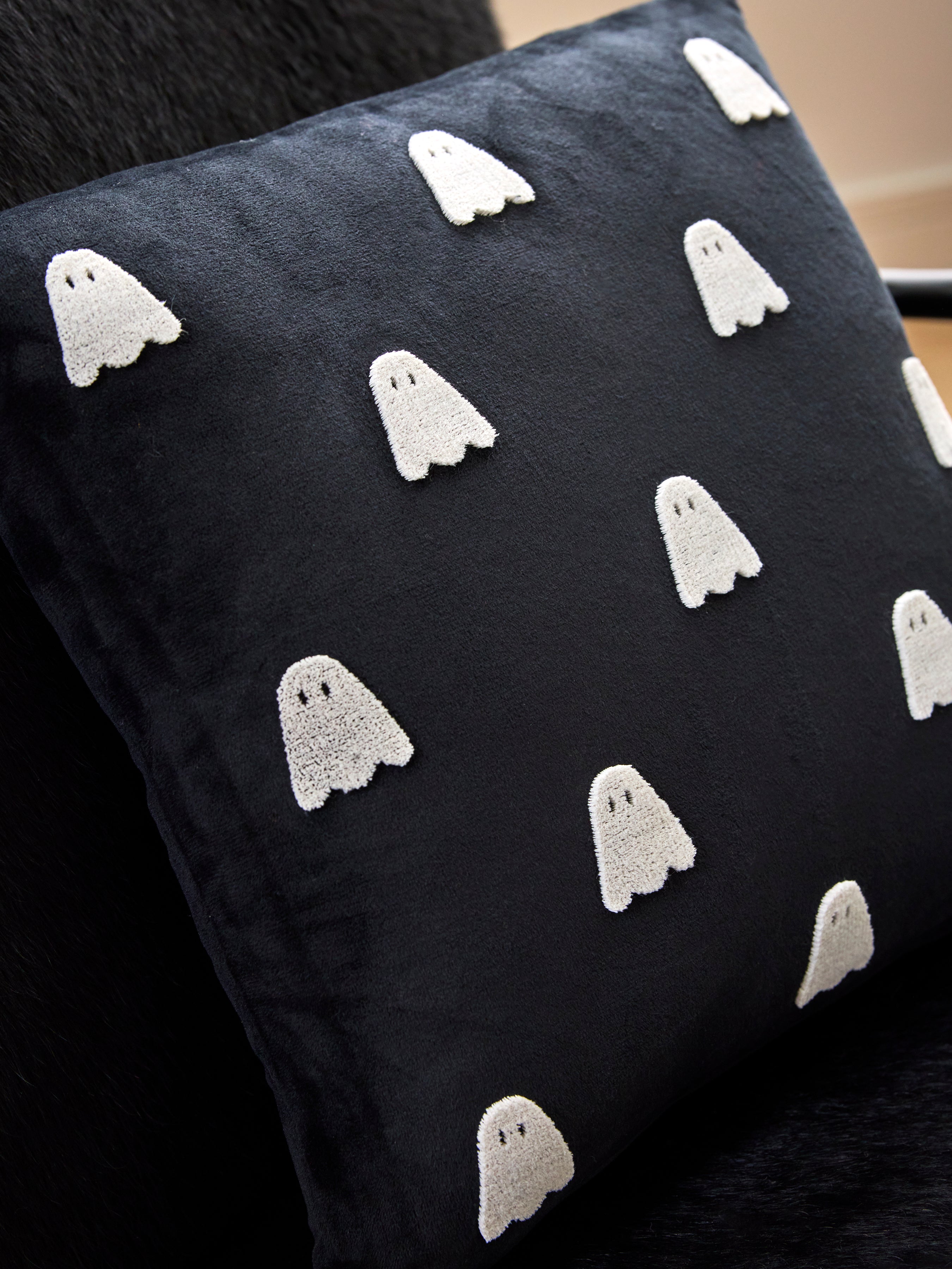 Shiraleah Ghosts Pillow BLACK