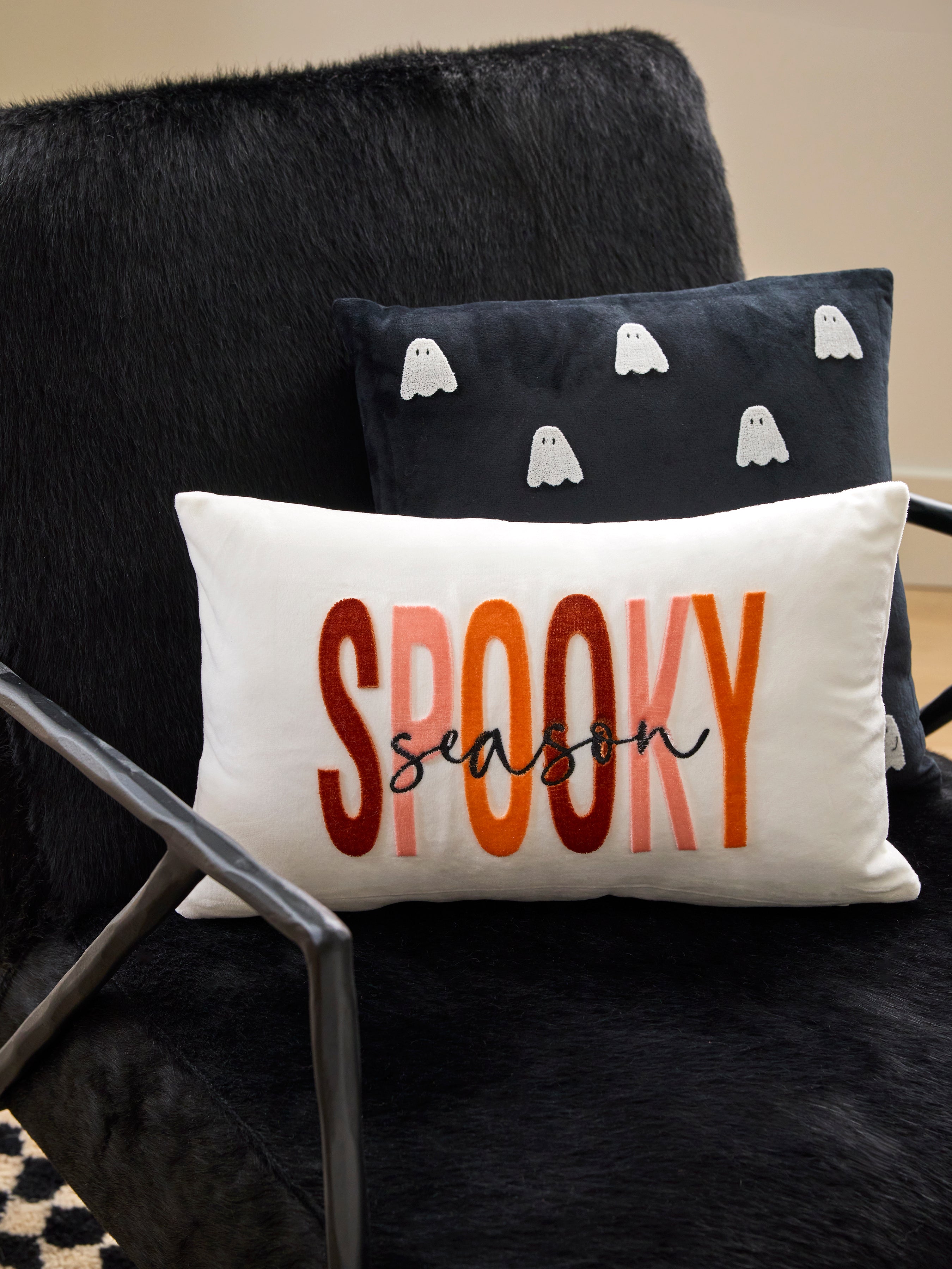 Shiraleah Ghosts Pillow BLACK