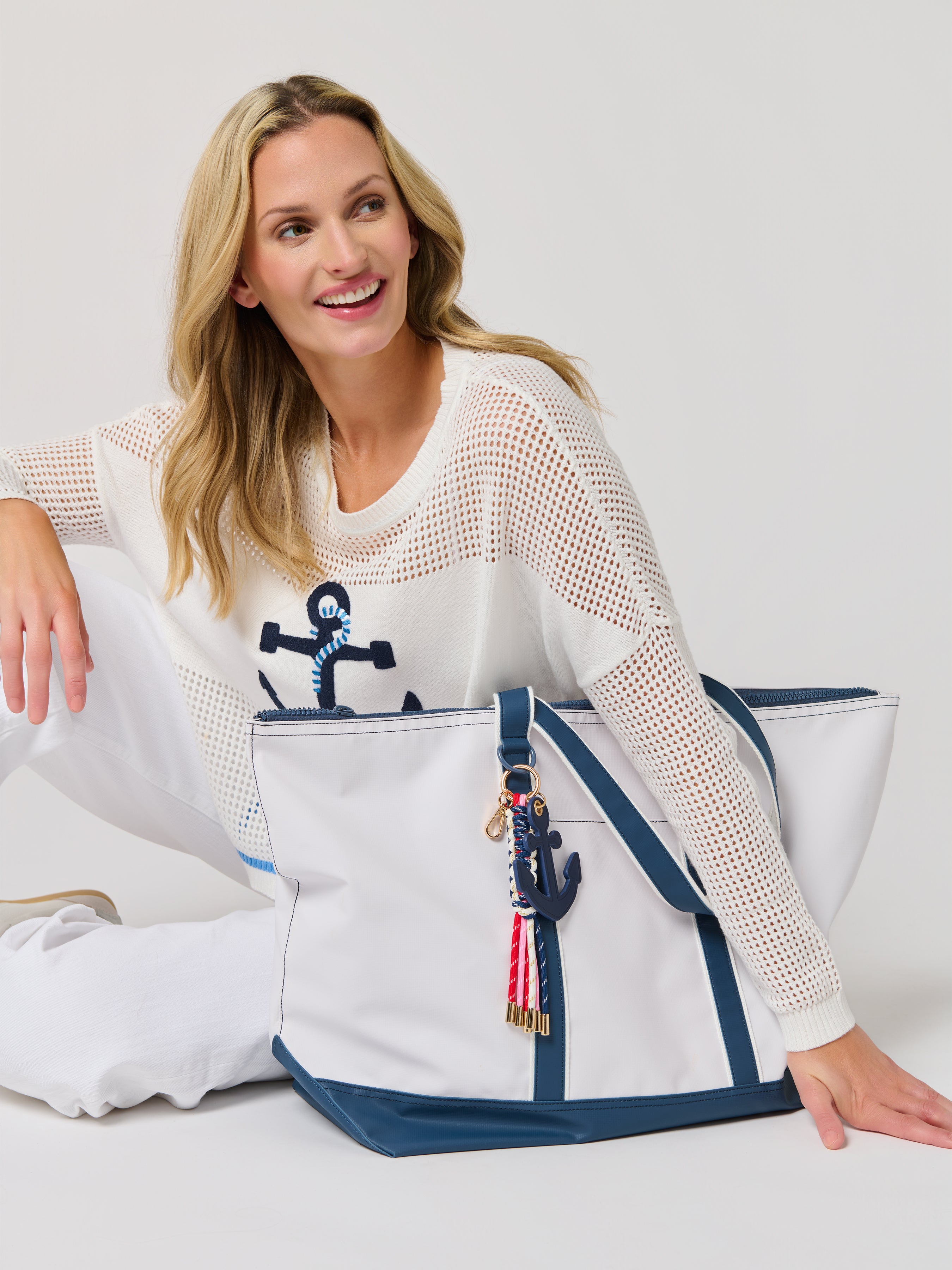 Shiraleah Port Water Resistant Tote WHITE