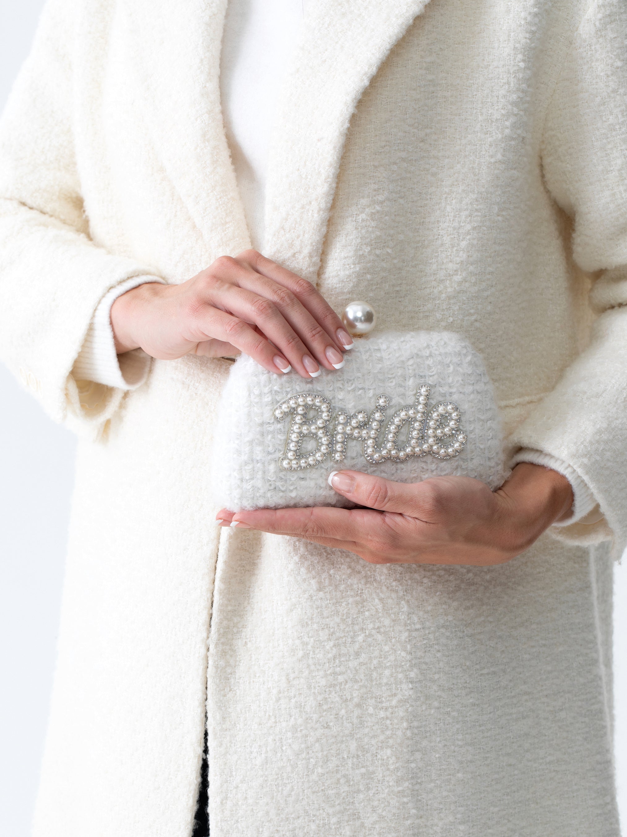 Shiraleah "Bride" Minaudiere, Snow