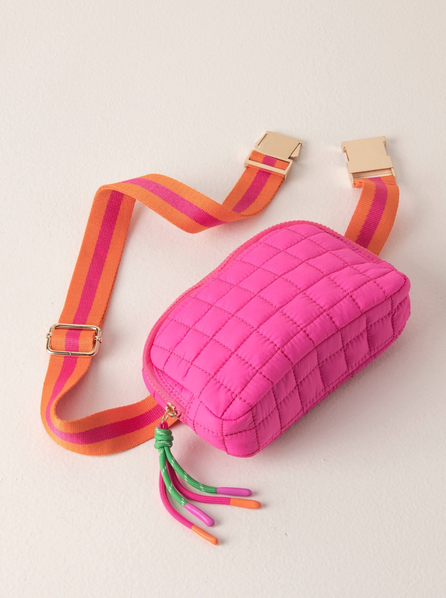 Shiraleah Ezra Belt Bag MAGENTA