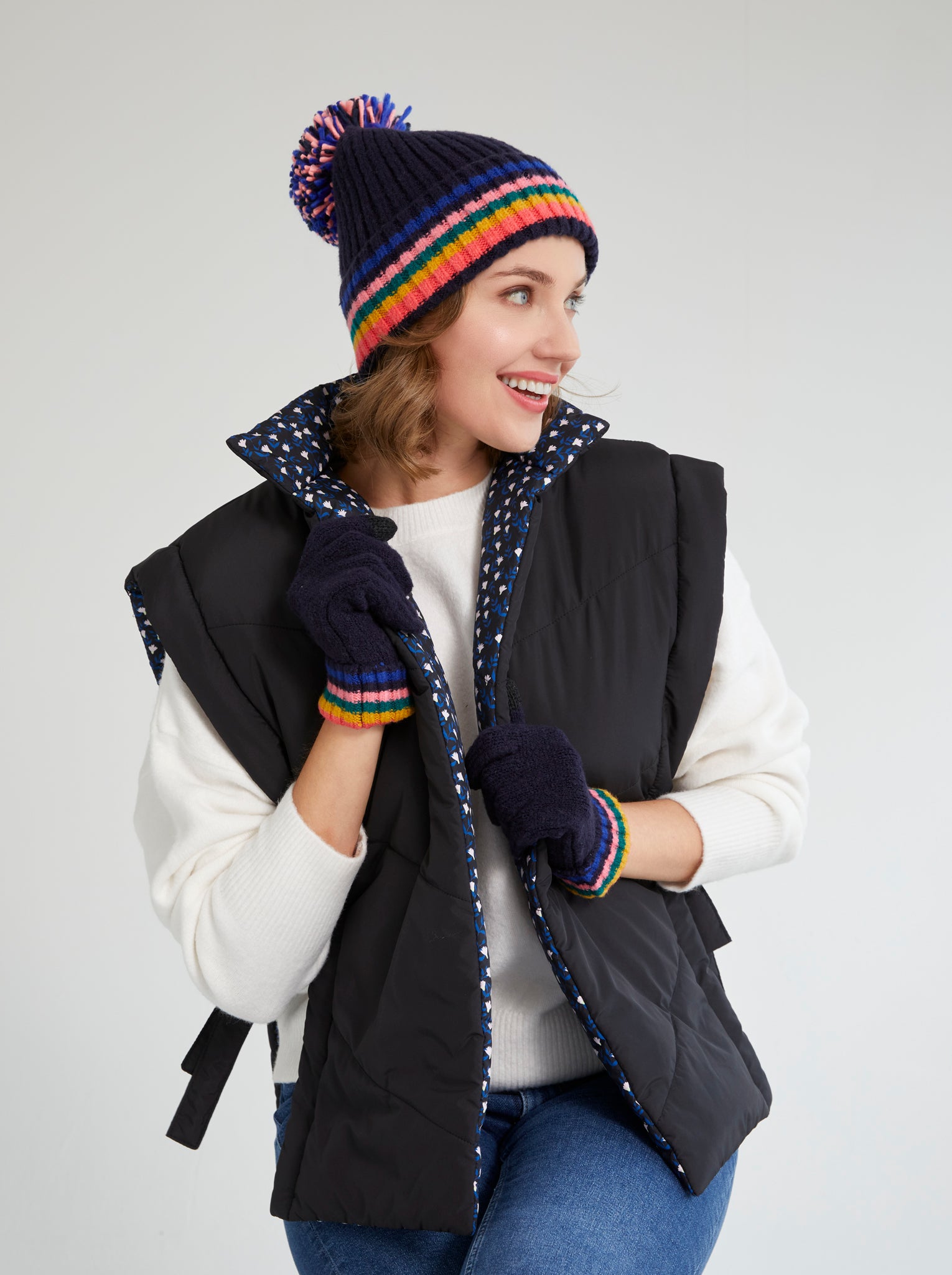 Shiraleah Petra Reversible Vest BLACK