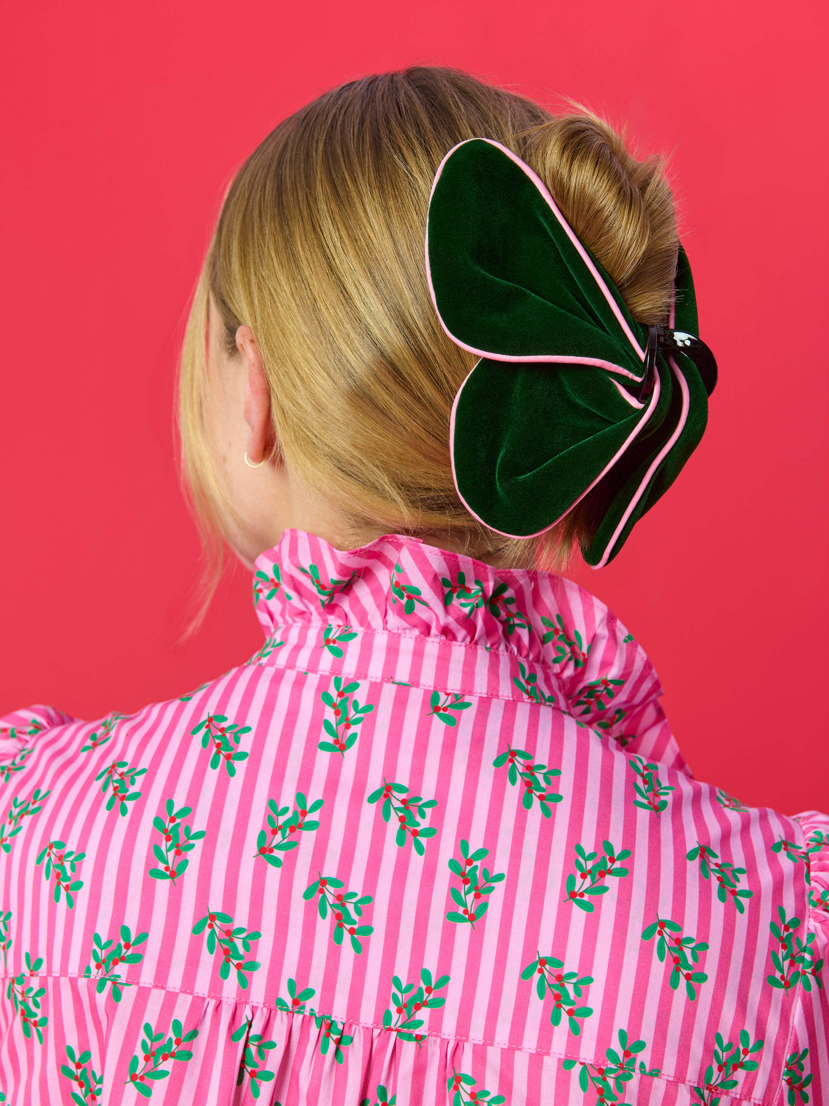 Shiraleah Velvet Claw Clip GREEN / OS