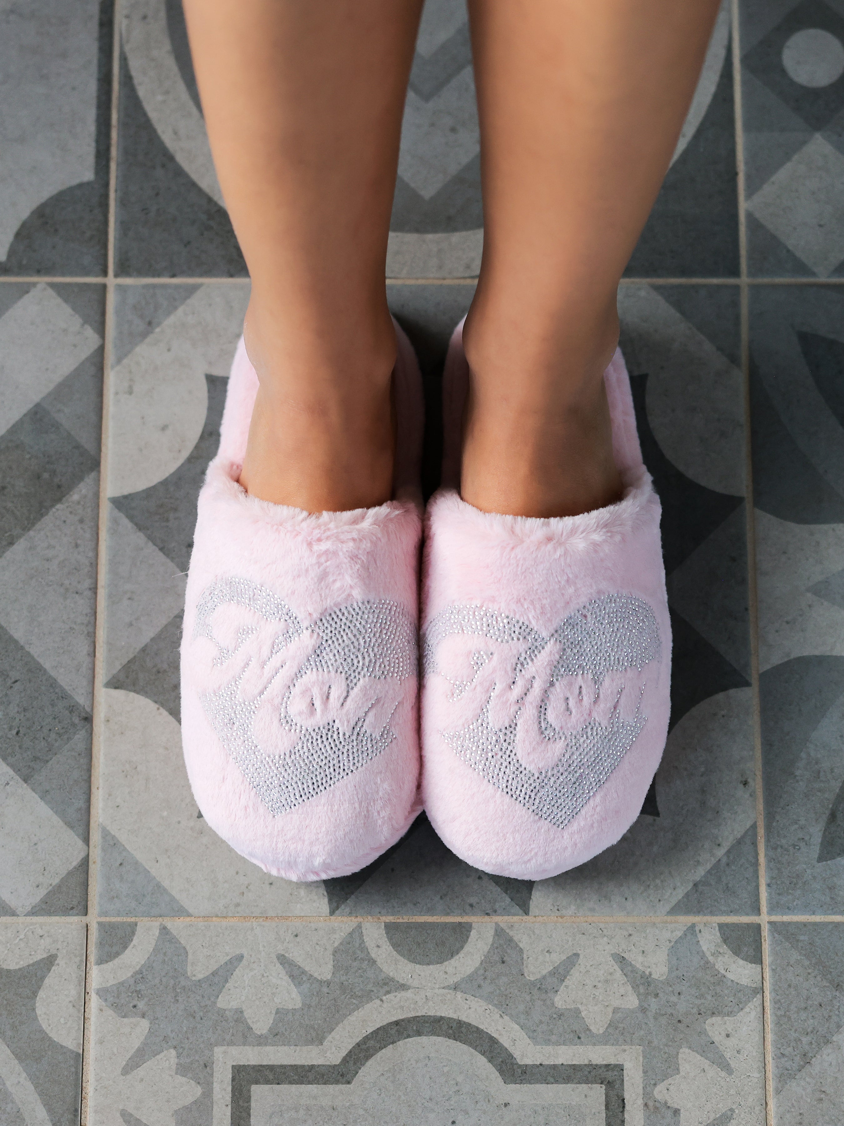 Shiraleah "Mom" Heart Slippers, Blush