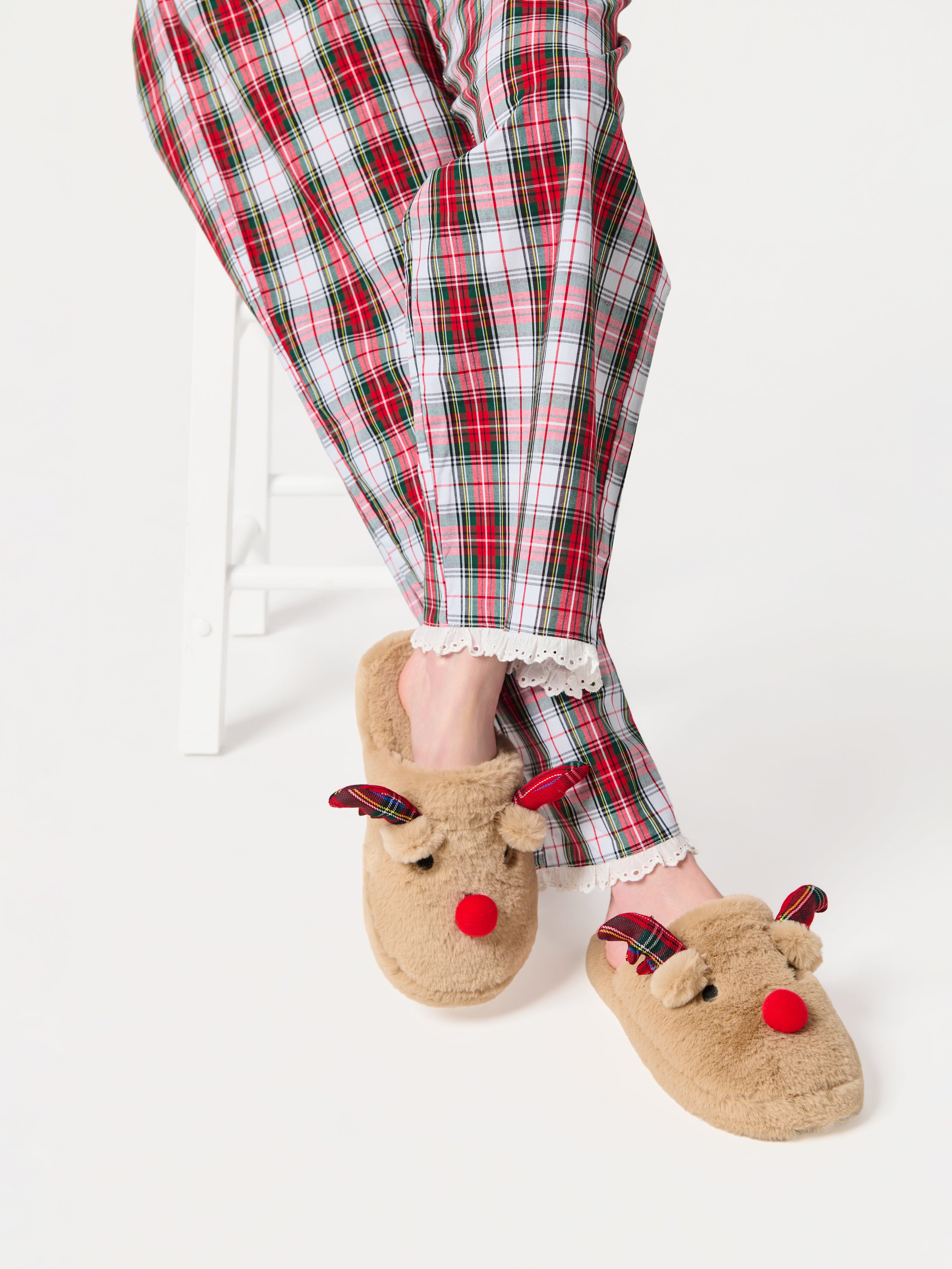 Shiraleah Reindeer Slippers BROWN / S/M
