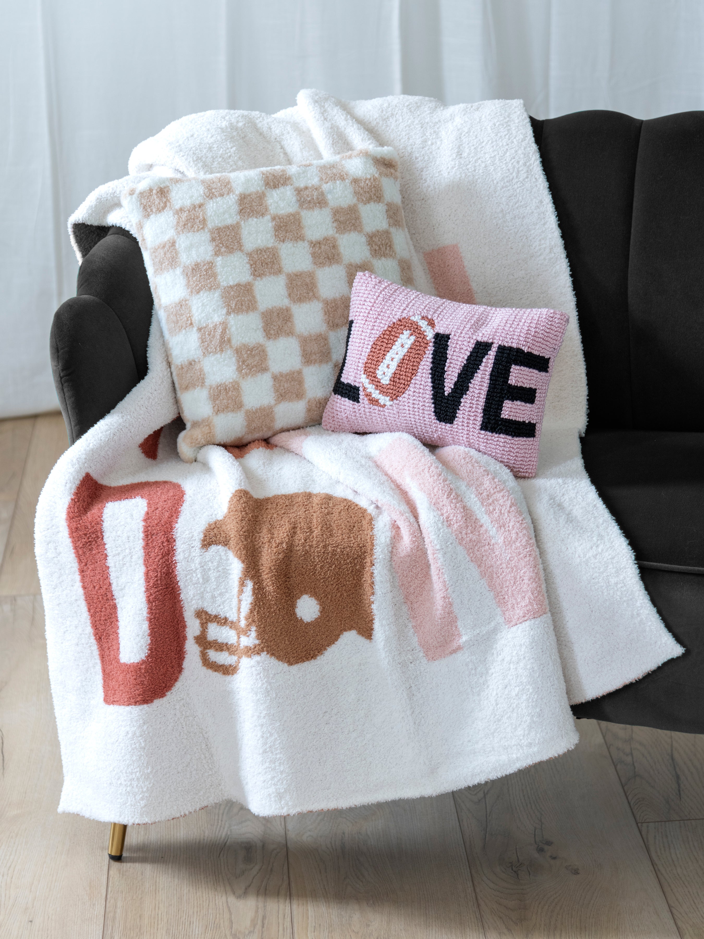 Shiraleah "Love" Pillow, Blush