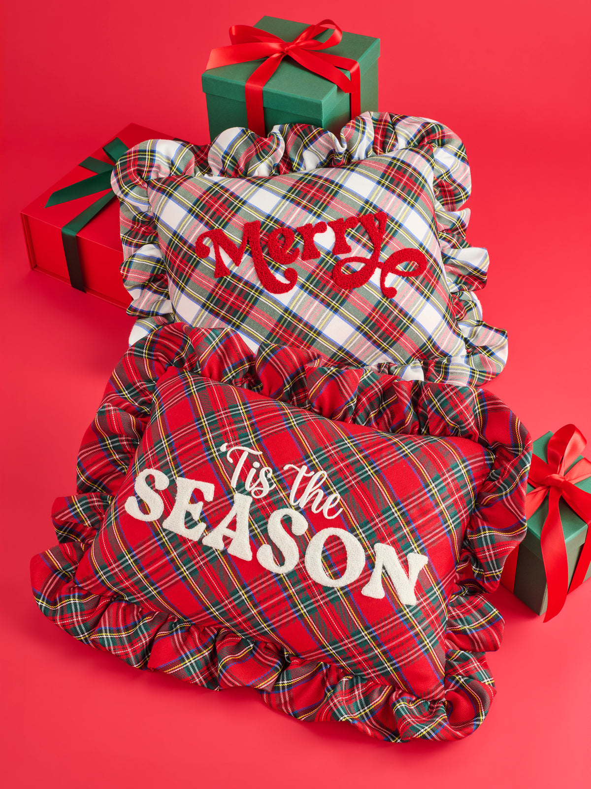 Shiraleah "Merry" Plaid Pillow, Ivory