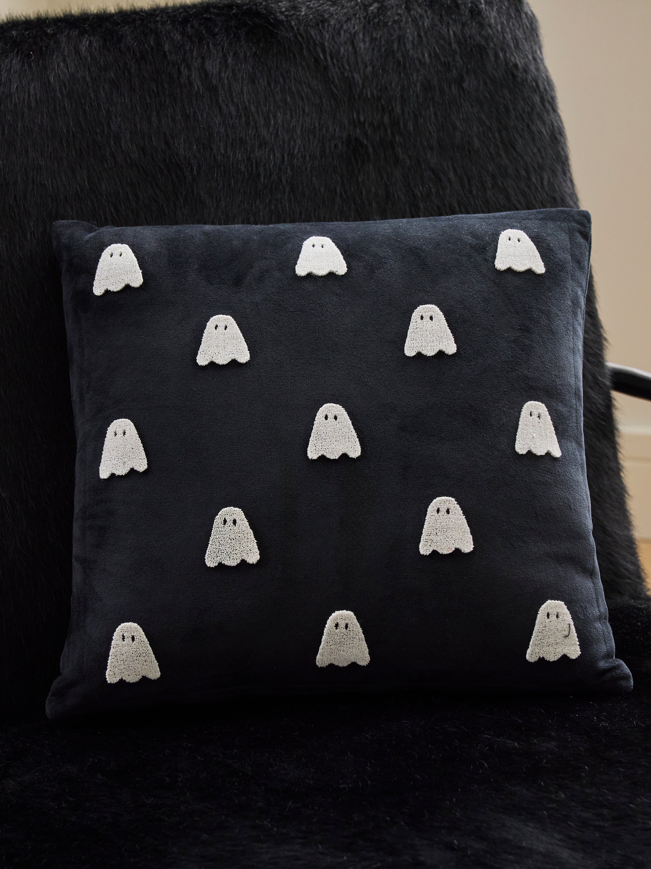 Shiraleah Ghosts Pillow BLACK
