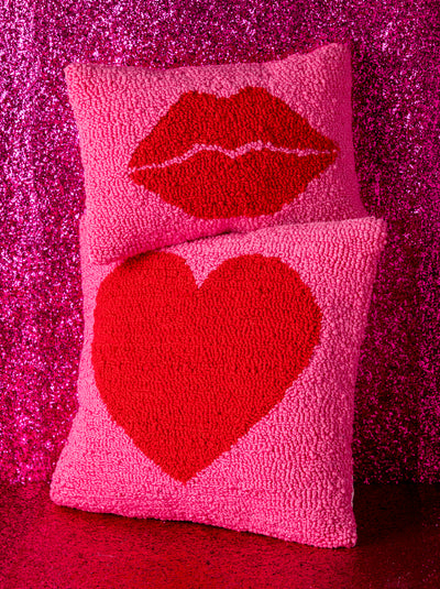 Shiraleah Lips Pillow, Pink