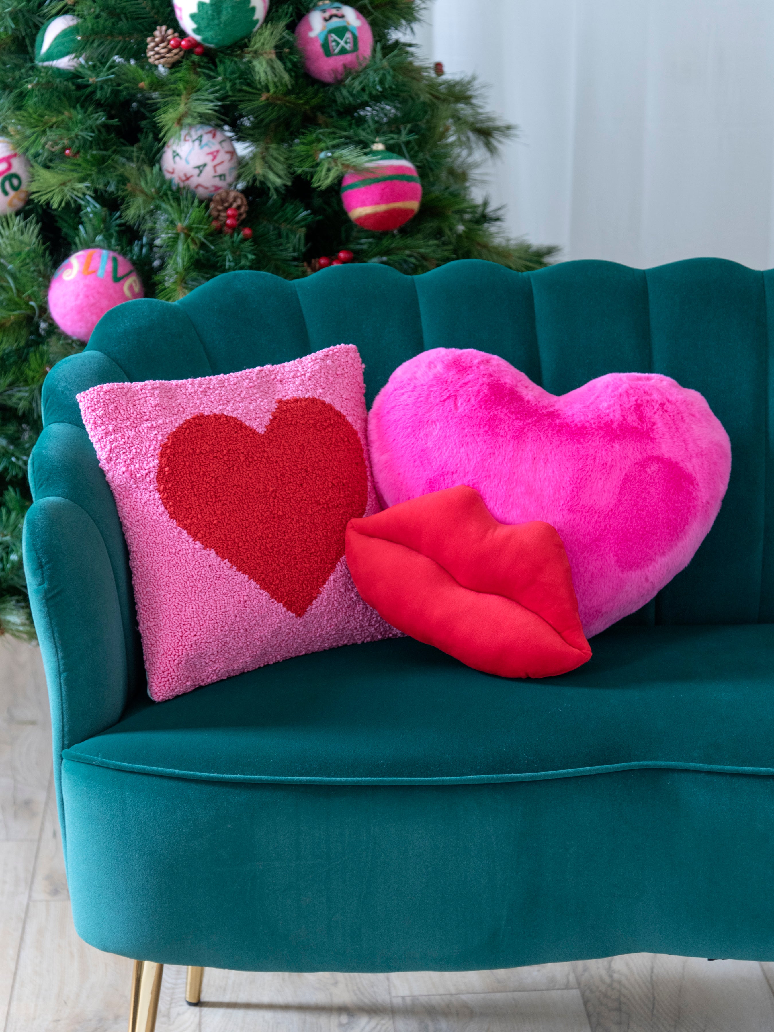 Shiraleah Jovi Heart Pillow, Pink