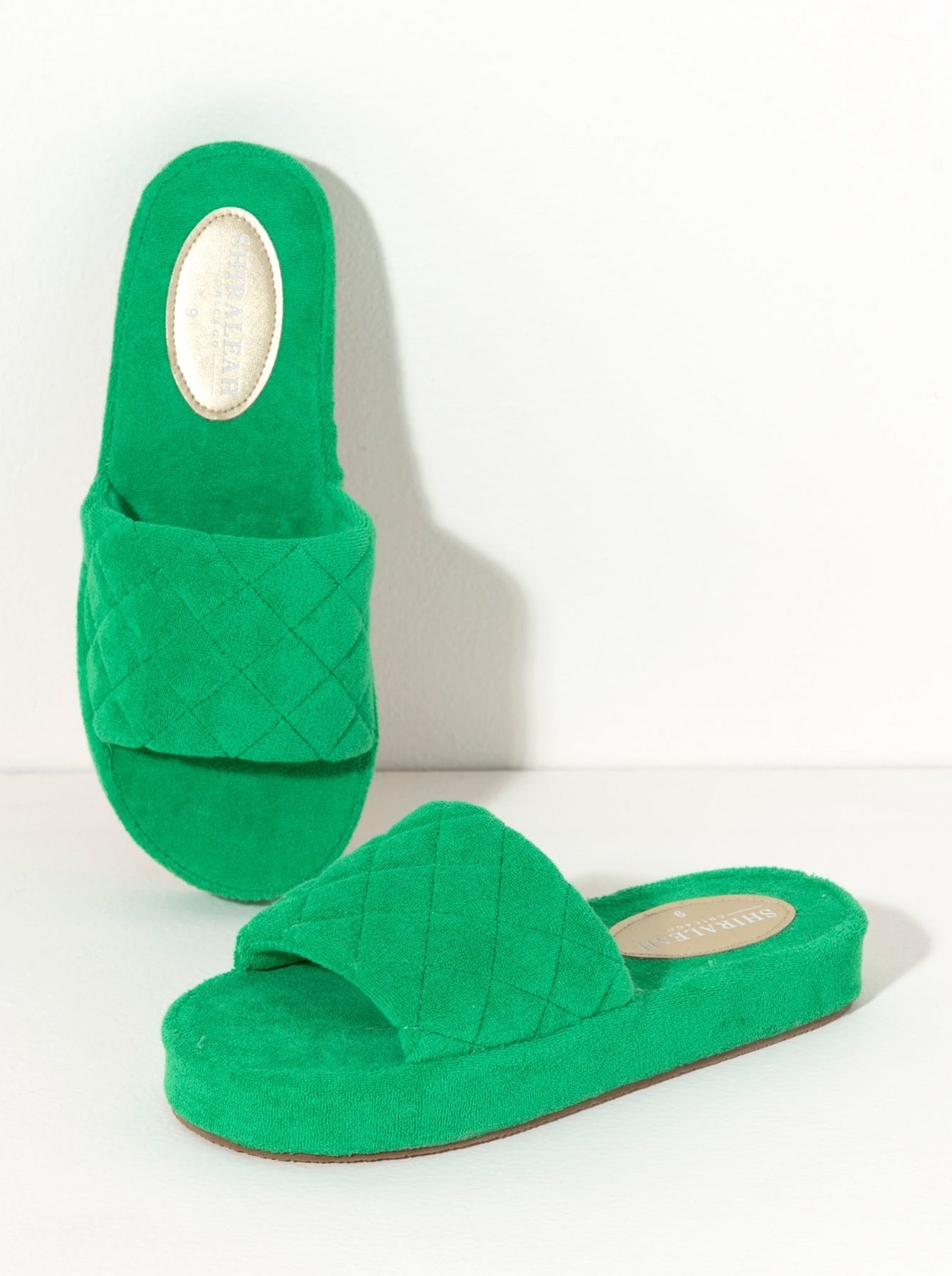 Shiraleah Sol Terrycloth Pool Slides, Green